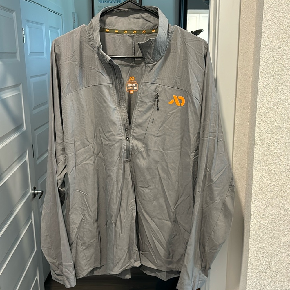 First lite ridgeline 1/4 zip long leave windbreaker grey medium